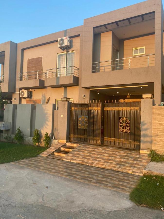 Grey Orchard Homestay - A Family Place Lahore Exteriör bild